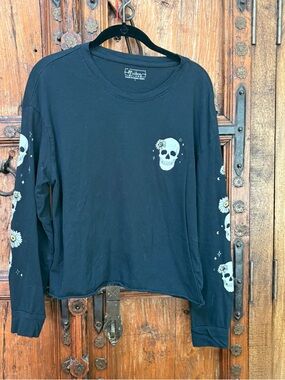 Miken l/s women’s skull tee, size L, EUC